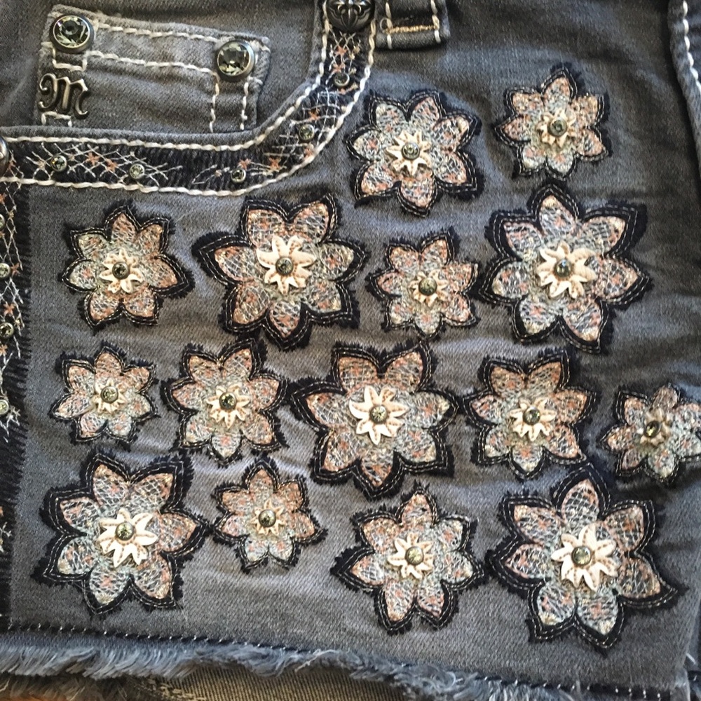 MISS ME DAISEY SHORTS - Picture 3 of 12